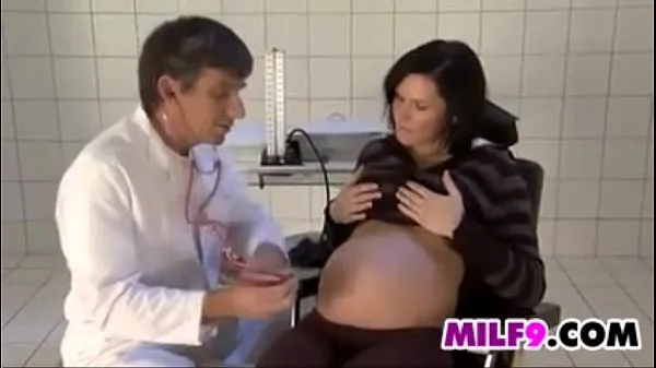 最好的Pregnant Woman Being Fucked By A Doctor功率剪辑器