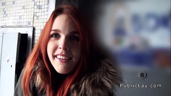Melhores clipes de energia Redhead Spanish student from public banging