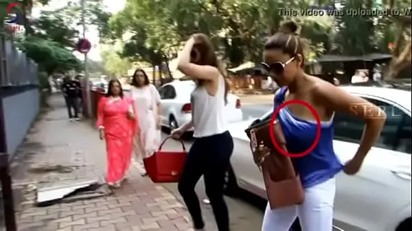Best gauri khans boobs exposed in public power Clips