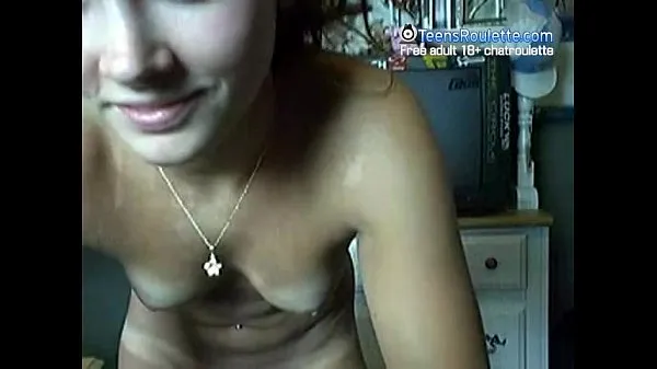 最好的Cute teen smiling and dancing on webcam until shet get horny to get fully naked功率剪辑器