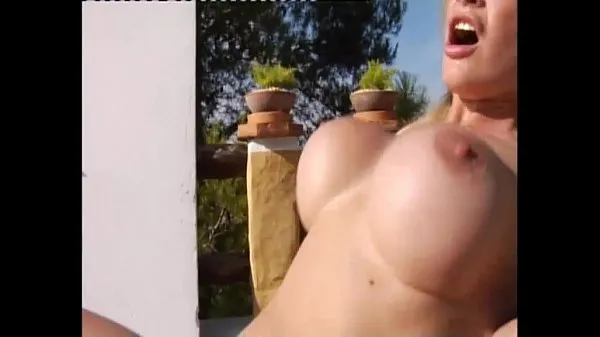 بہترین Italian pornstar with big tits fucked hard on the sun پاور کلپس