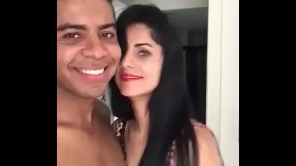 Τα καλύτερα κλιπ τροφοδοσίας Punjabi girlfriend sucking dick