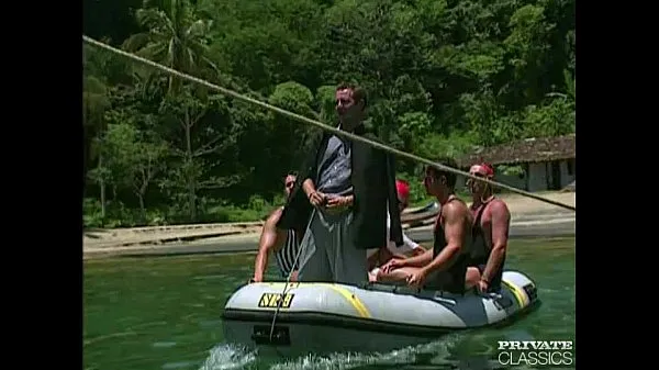 أفضل مقاطع الطاقة Anal Orgy in a Boat with the Brazilian 'Garotas