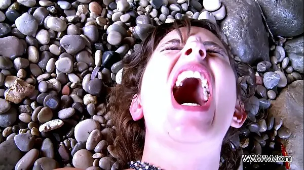 Bedste Myfirstpublic Mouth filling with cum on the beach powerclips
