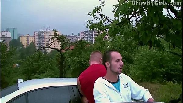 Parhaat Cum through car window on a girl's face in public sex dogging gang bang orgy tehopidikkeet