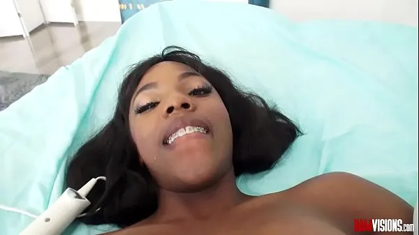 Beste Sweet Black babe Sarah Banks get her ebony pussy and ass fucked powerclips
