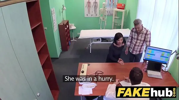 Klip daya Fake Hospital Czech doctor cums over horny cheating wifes tight pussy terbaik