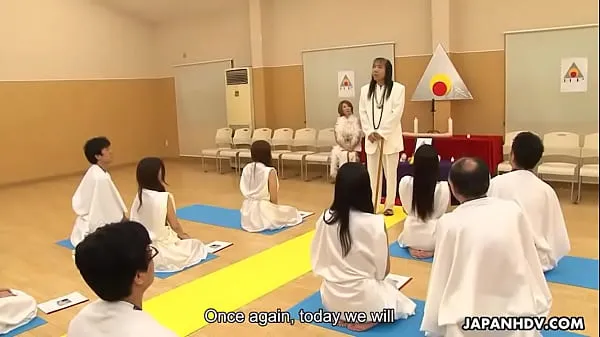 أفضل مقاطع الطاقة Glamorous Japanese hottie religiously worships cocks like they are deities