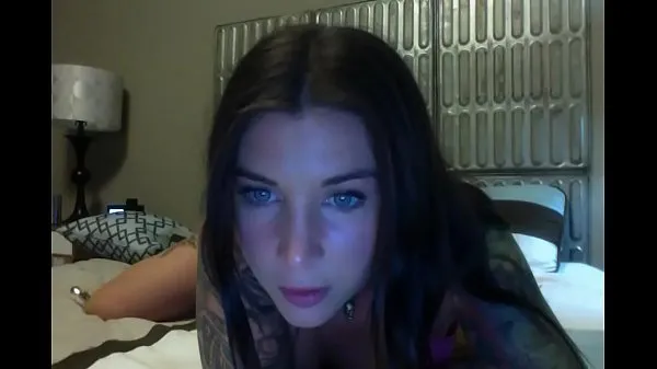 Klip daya Felicity Feline masturbates with a huge dildo on webcam terbaik