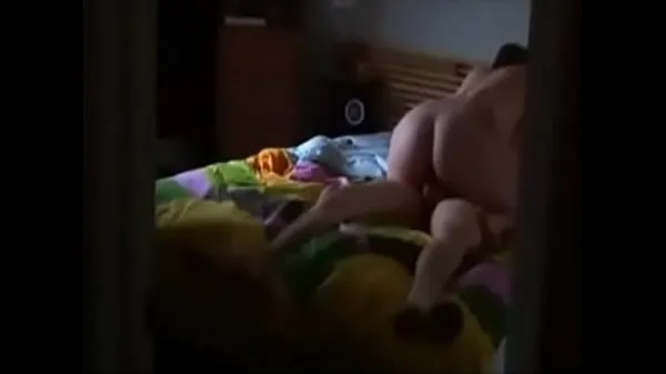 최고의 step Son filmed his step father putting the cock in his step mother's pussy 파워 클립