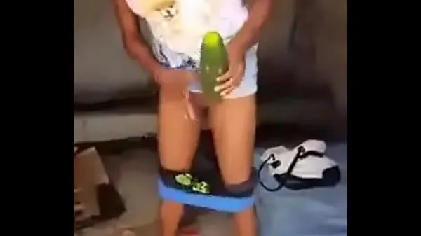 A legjobb he gets a cucumber for $ 100 tápklipek