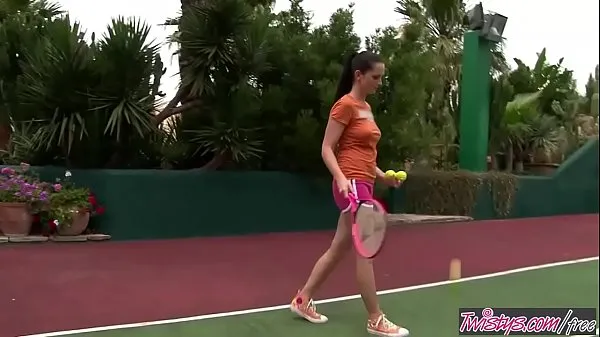 Beste Twistys - (Sandra Shine) starring at Tennis Anyone strømklipp