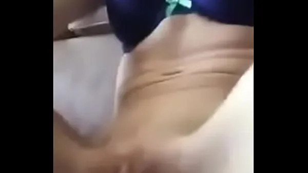 Parhaat Young girl masturbating with vibrator tehopidikkeet