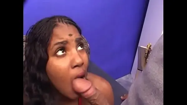 Najboljše Hot indian chick with huse buttocks is showing her fucking skills močne sponke