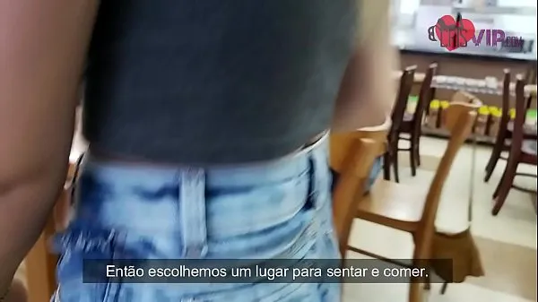 A legjobb Cristina Almeida in the parking lot of a snack bar in Fernão Dias, receiving a Christmas present, the bastard eats it without a condom and cums inside her pussy in front of the meek cuckold who films it and is cursed by her tápklipek