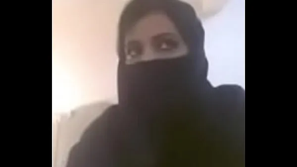 Najlepsze klipy zasilające Muslim hot milf expose her boobs in videocall