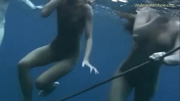 Τα καλύτερα κλιπ τροφοδοσίας Girls on Tenerife swimming naked