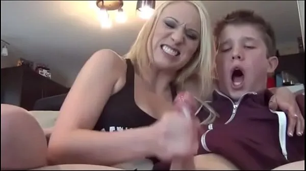 बेस्ट Lucky being jacked off by hot blondes पावर क्लिप्स
