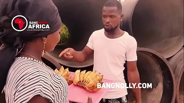 Best A lady who sales Banana got fucked by a buyer -while teaching him on how to eat the banana power Clips