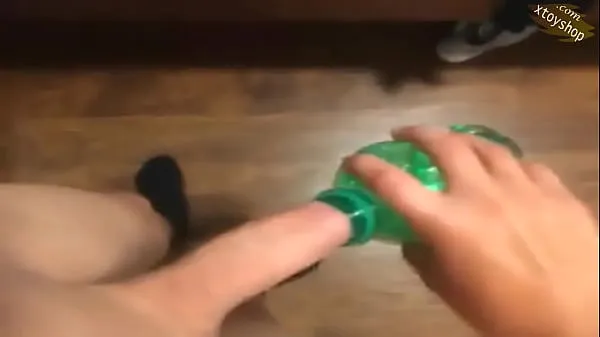 Bedste Hot Peeing In A Bottle powerclips