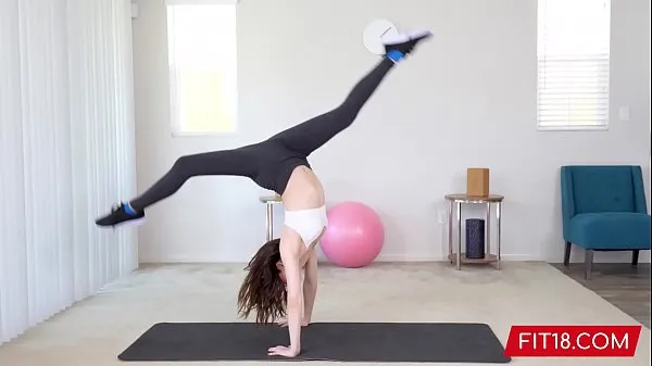 최고의 FIT18 - Aliya Brynn - 50kg - Casting Flexible and Horny Petite Dancer 파워 클립