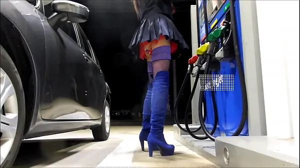 बेस्ट Crossdresser Mini Skirt in Public --Gas station पावर क्लिप्स