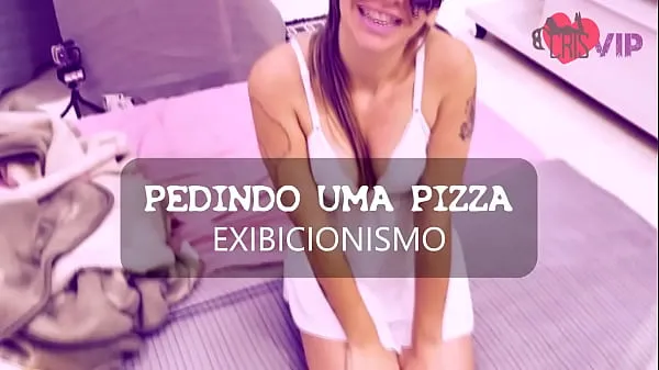 Najlepšia Cristina Almeida Teasing Pizza delivery without panties with husband hiding in the bathroom, this was her second video recorded in this genre napájacích klipov