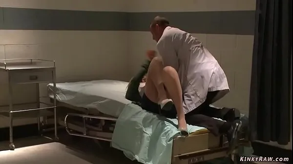 Beste Blonde Mona Wales searches for help from doctor Mr Pete who turns the table and rough fucks her deep pussy with big cock in Psycho Ward strømklipp