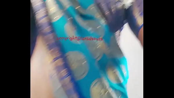 Klip daya Indian beautiful crossdresser model in blue saree terbaik