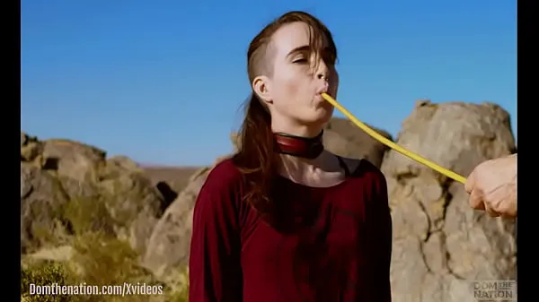 बेस्ट Petite, hardcore submissive masochist Brooke Johnson drinks piss, gets a hard caning, and get a severe facesitting rimjob session on the desert rocks of Joshua Tree in this Domthenation documentary पावर क्लिप्स