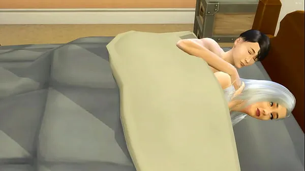 Najboljše step Son Sneaks Under His step mom Blanket Knowing She Is Naked Under močne sponke