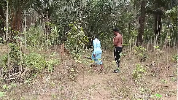 Klip kuasa She got lost in the bush, I showed her way back to her house, she rewarded me with a fuck terbaik