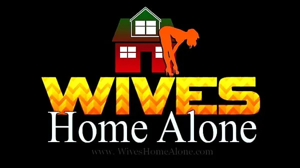 Le migliori clip di potenza Wife Shauna Is Home Alone And Tries To Feel Good