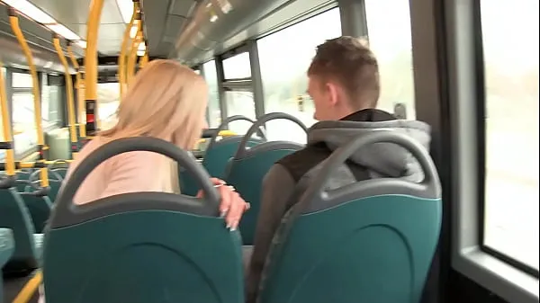 Nejlepší Sexy exhibitionist strips and pisses on the bus and again outdoors and goes to the intercom naked napájecí klipy