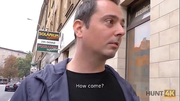 Najboljše HUNT4K. Cuck counts money while stranger copulates with his girlfriend močne sponke