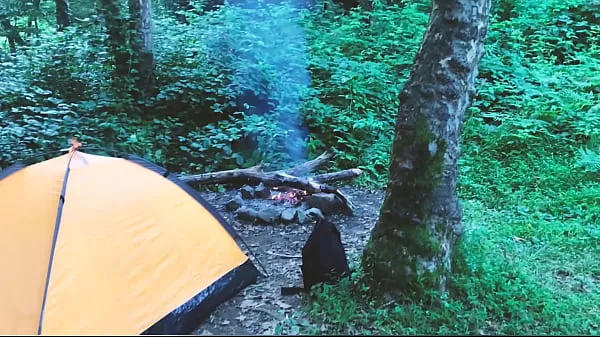 أفضل مقاطع الطاقة Teen sex in the forest, in a tent. REAL VIDEO