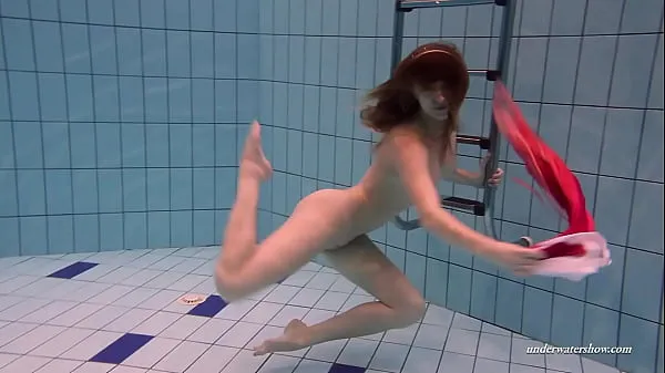 Najboljše Bultihalo is a super beautiful sexy girl underwater močne sponke