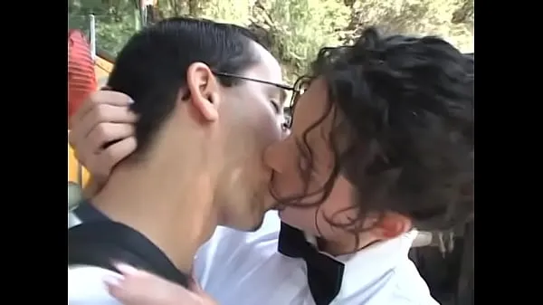 Najboljše Lustful male in glasses licks the horny pussy of a beautiful brunette and she gives him a hot blowjob before hard fucking on the street near the bus močne sponke