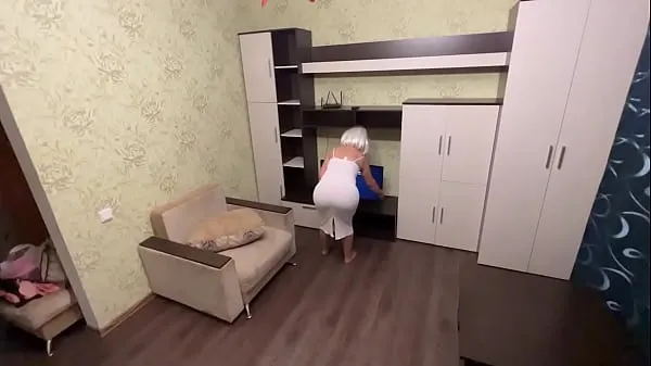 أفضل مقاطع الطاقة step Mom wanted to deal with the TV and got a dick in the ass from her son