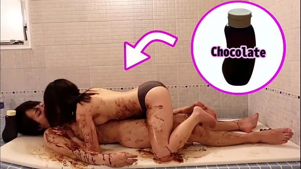 Beste Chocolate slick sex in the bathroom on valentine's day - Japanese young couple's real orgasm strømklipp