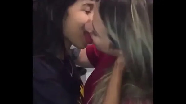 Najlepšia hot women kiss napájacích klipov