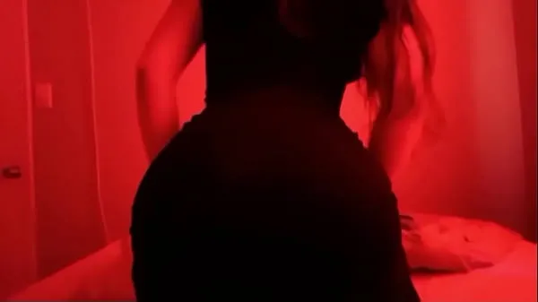 Najlepsze klipy zasilające Sexy woman enters my room to have sex