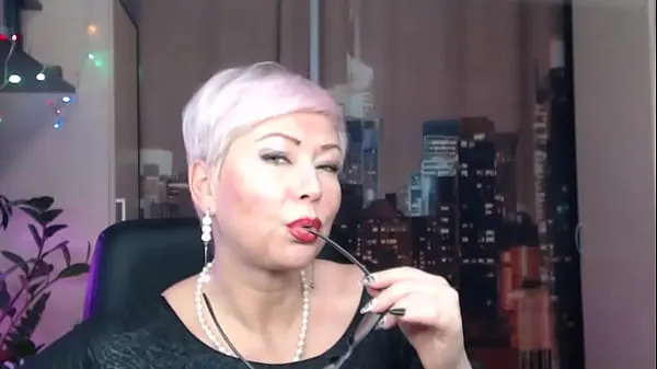 最好的The famous mature Russian webcam slut AimeeParadise demonstrates excellent dirty talk and hard dildo slotting in her wet insatiable cunt功率剪辑器