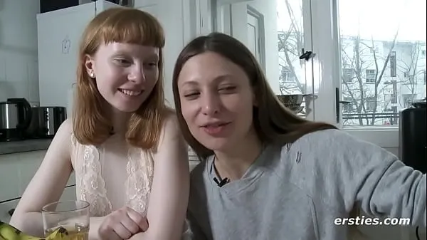 Najboljše Ersties: Bonnie & Talia Return For a Kinky Lesbian Sex Video močne sponke