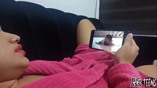 Klip daya With my stepsister, Stepsister takes advantage of her hot milf stepbrother watches porn and goes to her brother's room to look for cock in her big ass terbaik