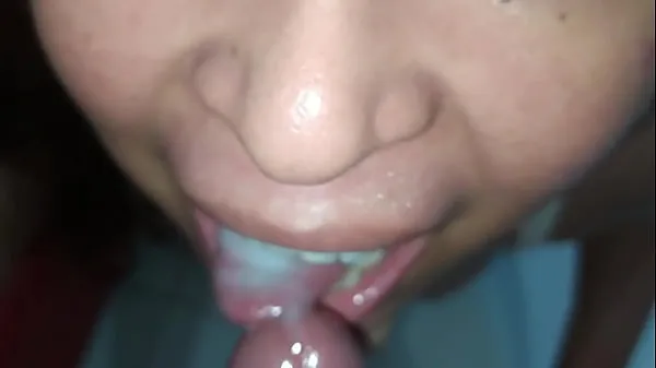 Clip sức mạnh I catch a girl masturbating with a dildo when I stay in an airbnb, she gives me a blowjob and I cum in her mouth, she swallows all my semen very slutty. The best experience tốt nhất