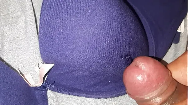 Bästa I left all my milk in my best friend's new bra so that she can wear it for the first time with my cum on her tits power Clips
