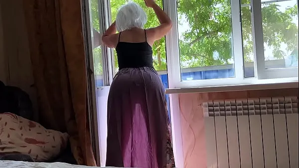 Beste Step mom in a transparent dress shows her big ass to her stepson and waits for anal sex strømklipp