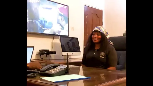 최고의 Leaked video of a job agent fucking a teacher applicant in his office before giving her job, watch as she squirts all over the desk (Watch full video on RED 파워 클립