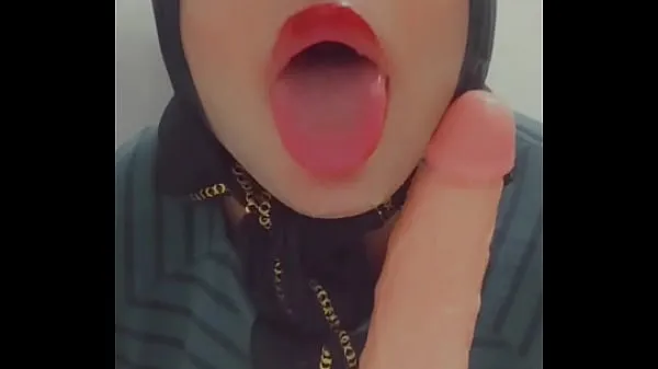 최고의 Perfect and thick-lipped Muslim slut has very hard blowjob with dildo deep throat doing 파워 클립